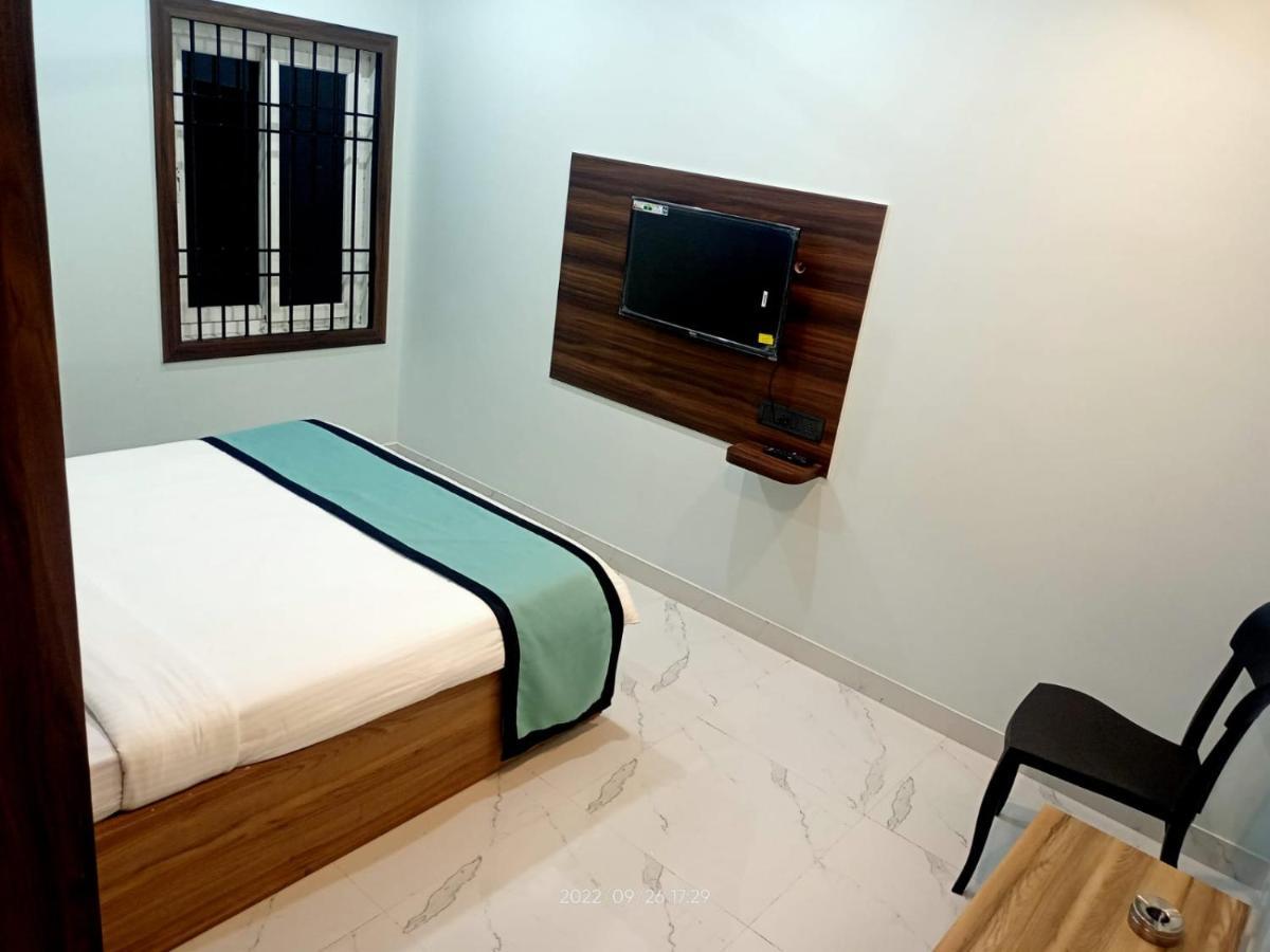 Vian Inn Гувахати Экстерьер фото